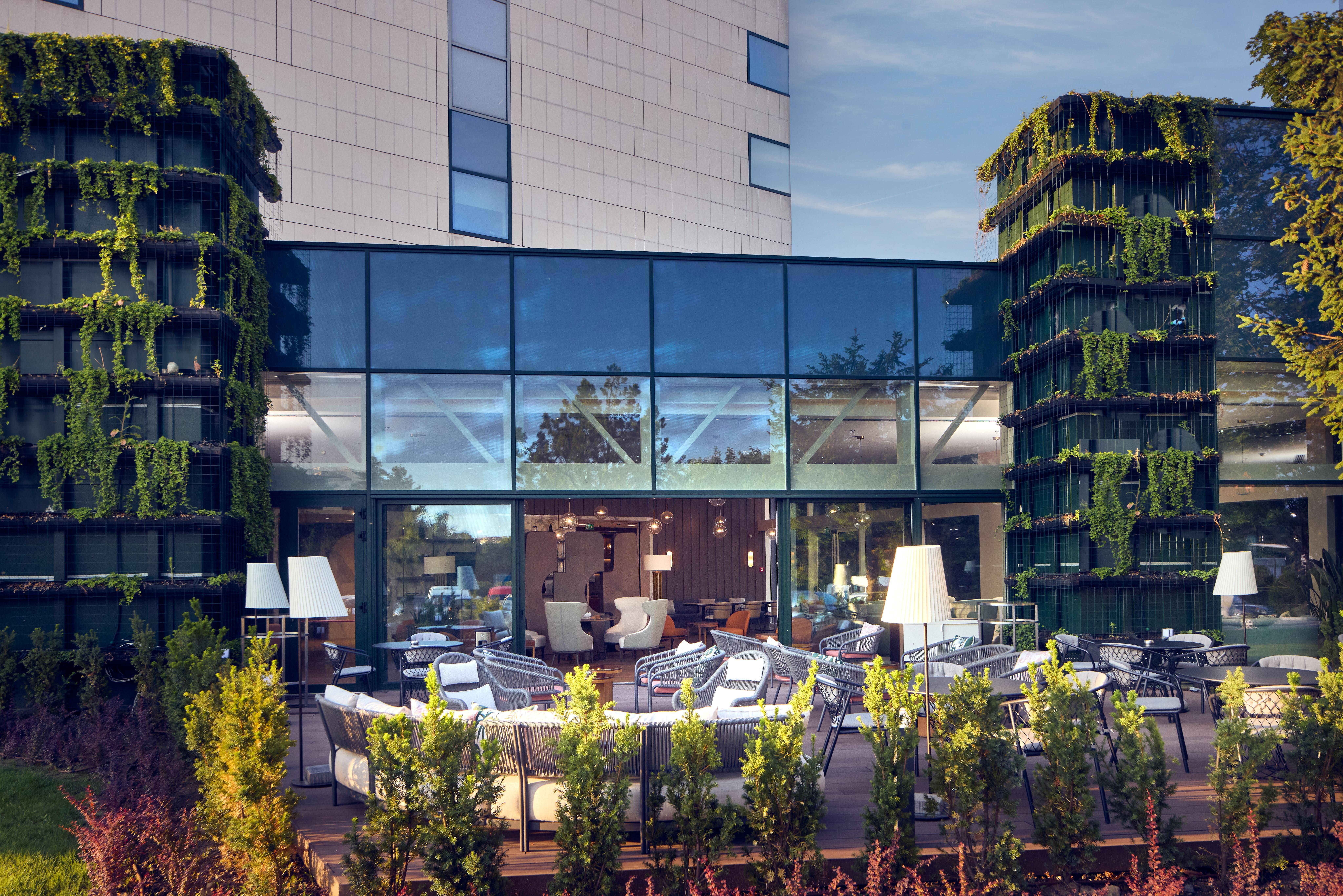 Hilton Sofia Hotel Bagian luar foto