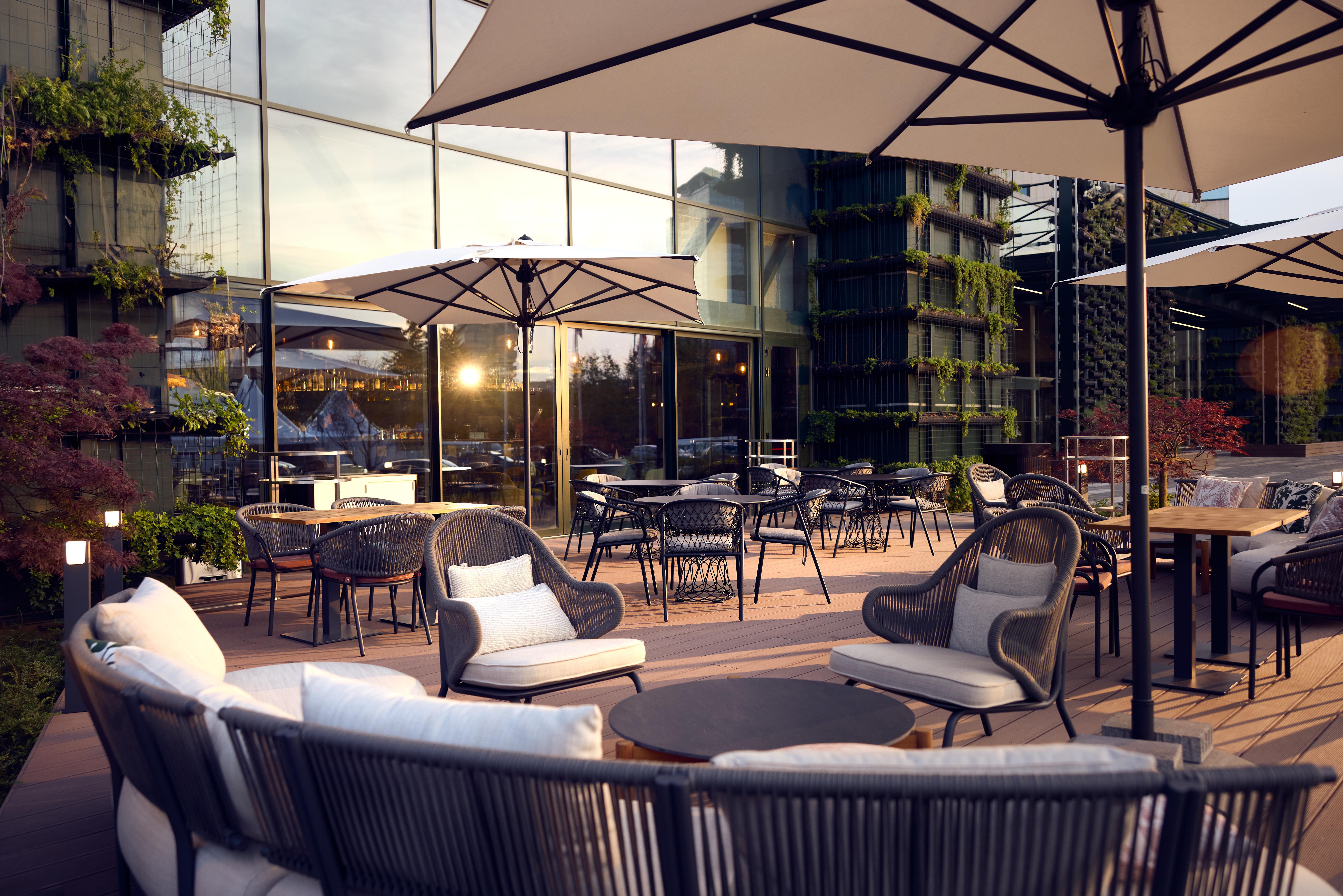 Hilton Sofia Hotel Bagian luar foto
