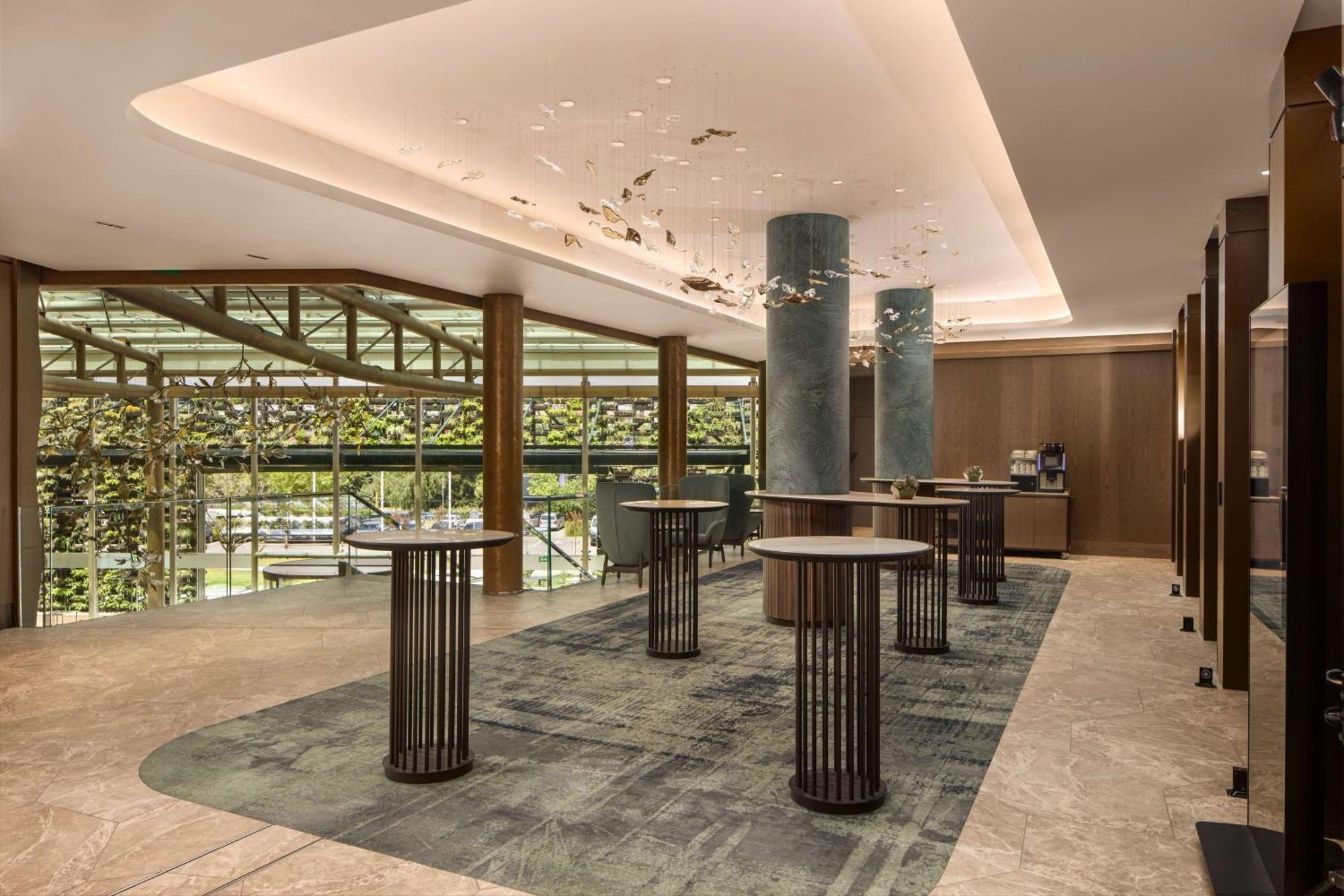 Hilton Sofia Hotel Bagian luar foto