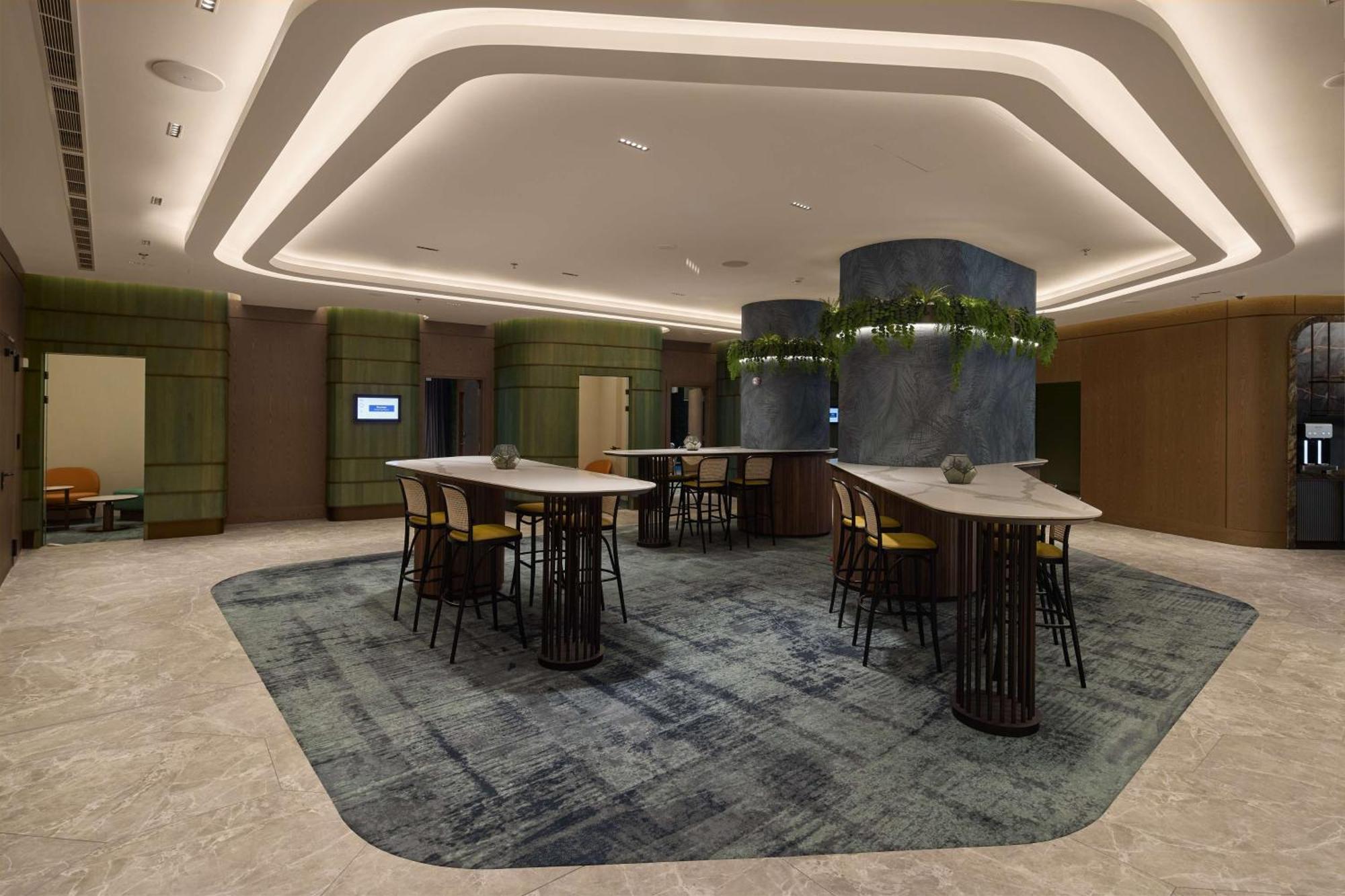 Hilton Sofia Hotel Bagian luar foto