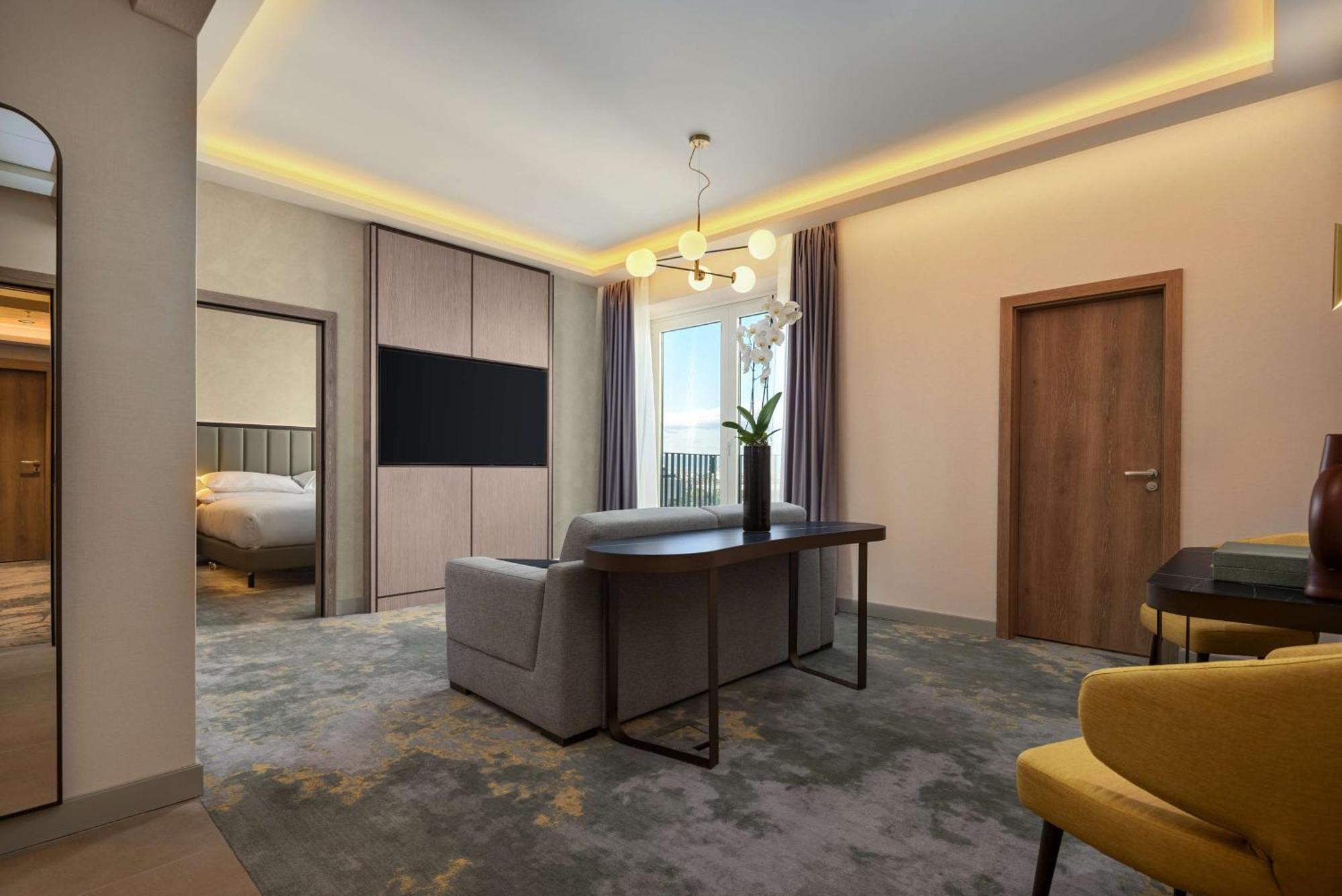 Hilton Sofia Hotel Bagian luar foto