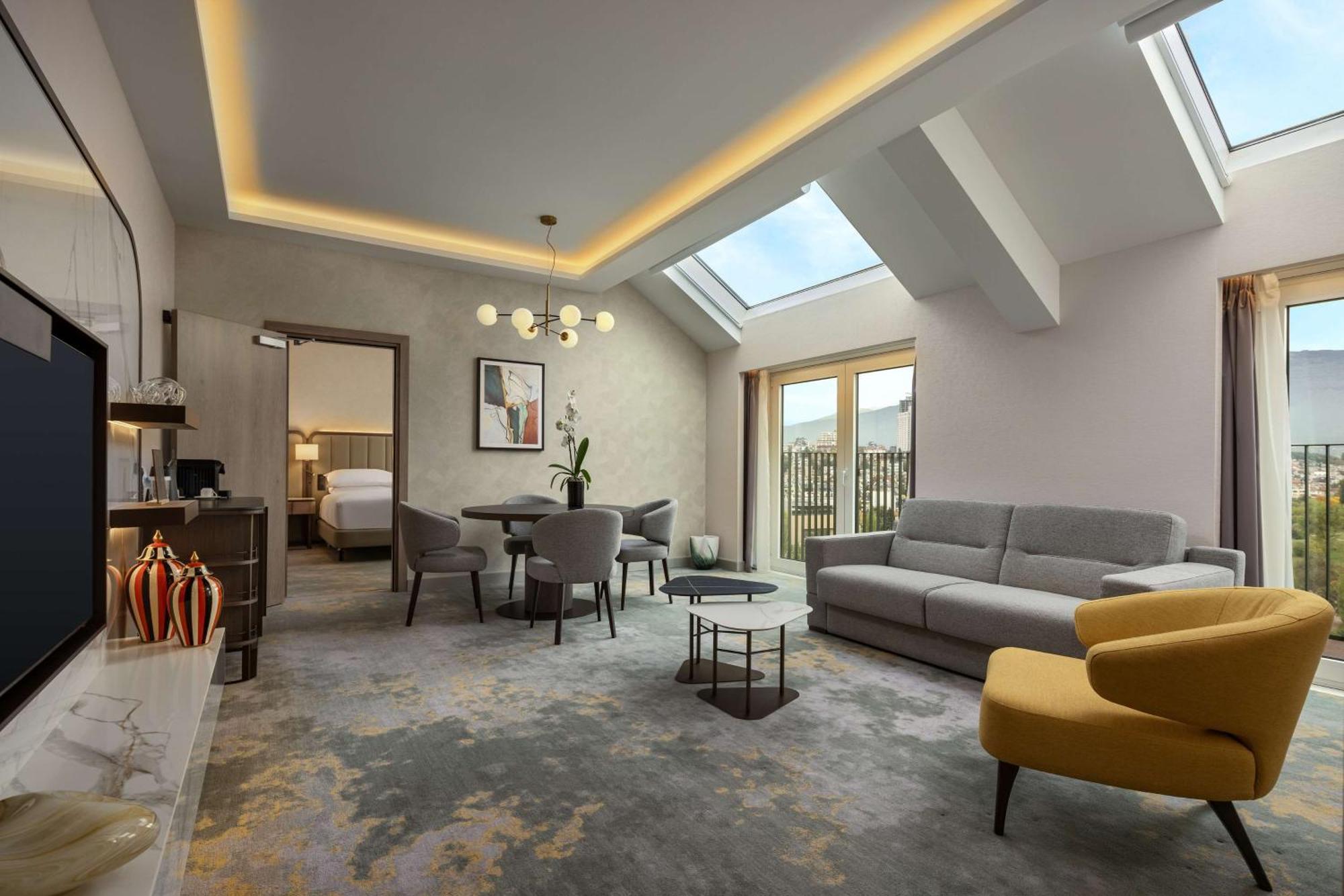 Hilton Sofia Hotel Bagian luar foto