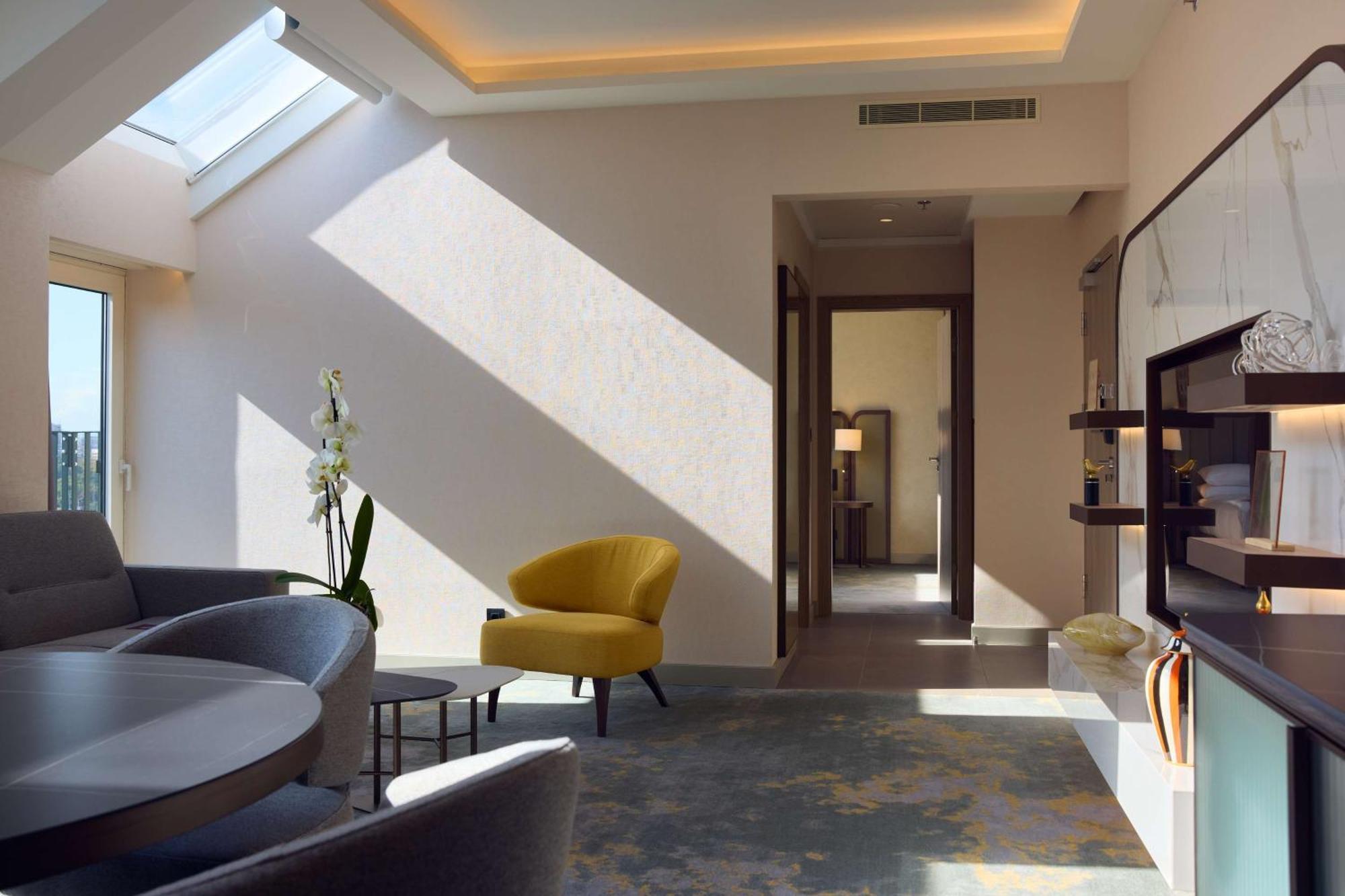 Hilton Sofia Hotel Bagian luar foto