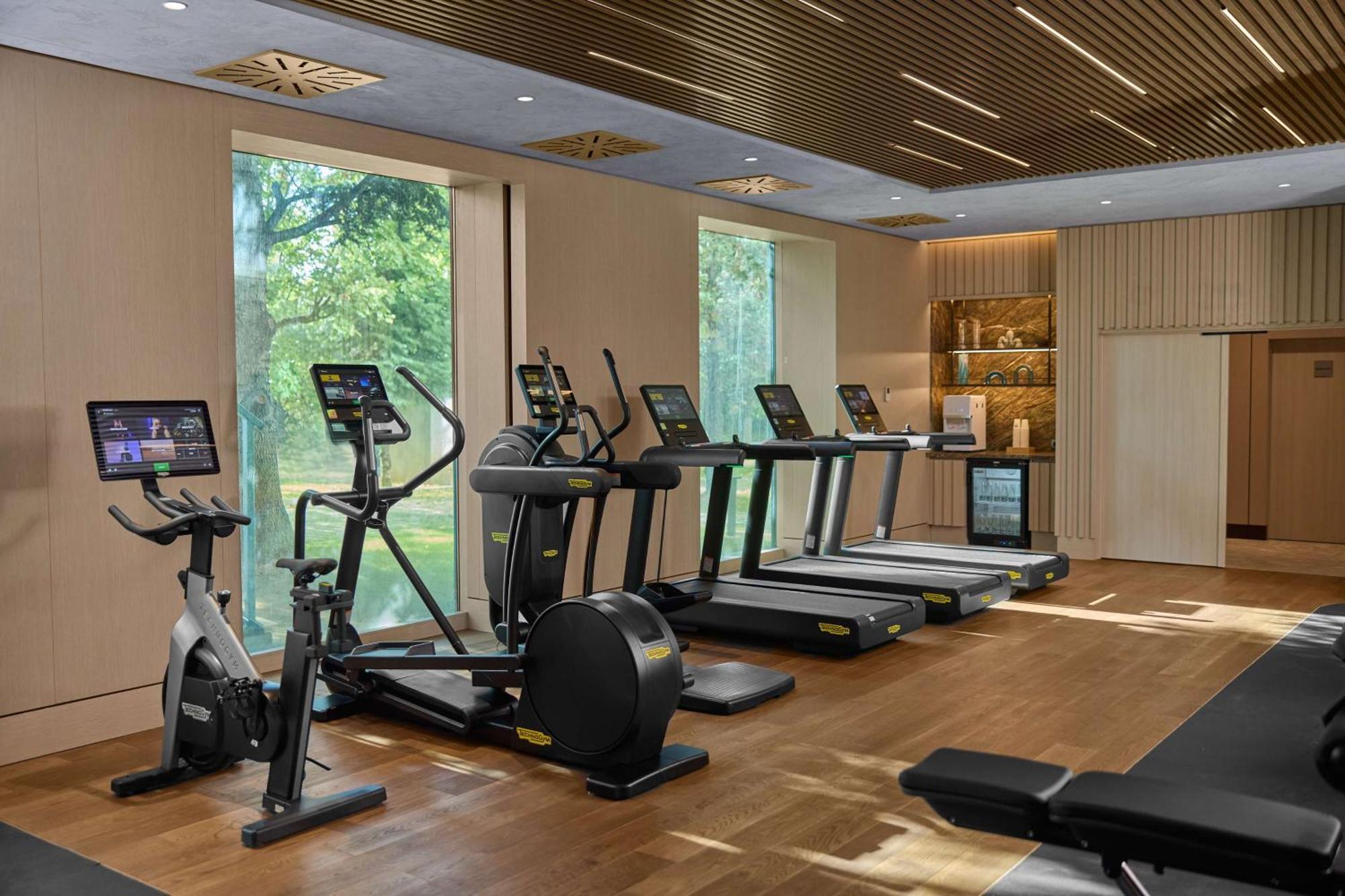 Hilton Sofia Hotel Bagian luar foto